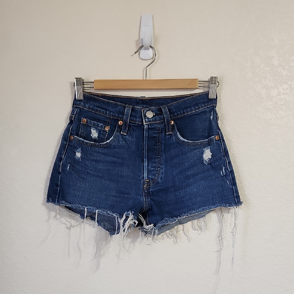 Levi's 501® Original Fit High Rise Women's Shorts Midnight Distressed Wash 24 - Picture 2 of 12